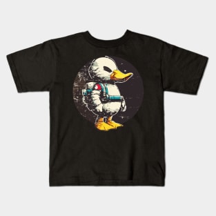 Street art Vintage space astronaut duck Kids T-Shirt